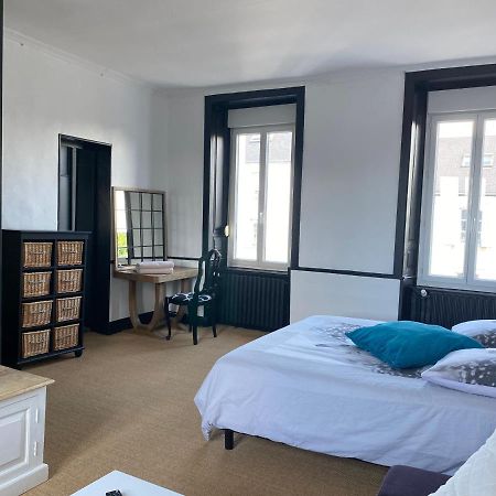 Chambre Spacieuse Dans Maison Renovee Granville Luaran gambar